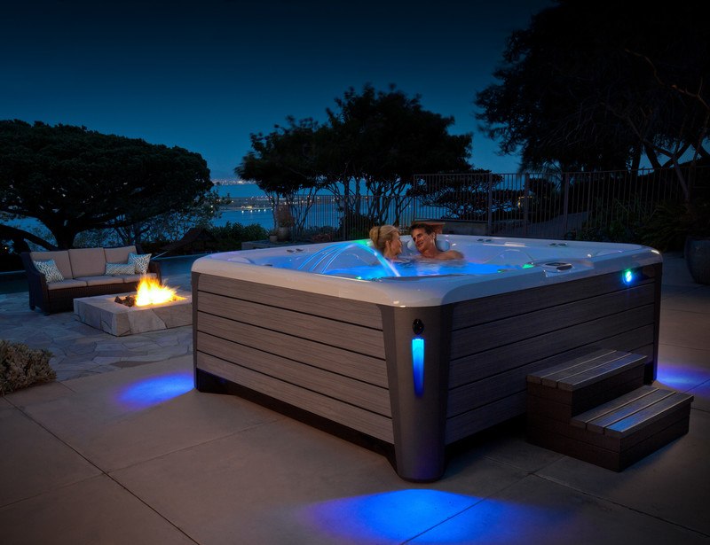 Comparing Hot Tubs: Spending a quiet evening in the Hot Spring Grandee NXT